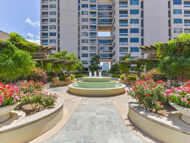 Foto del edificio - 1111 Hermann Dr