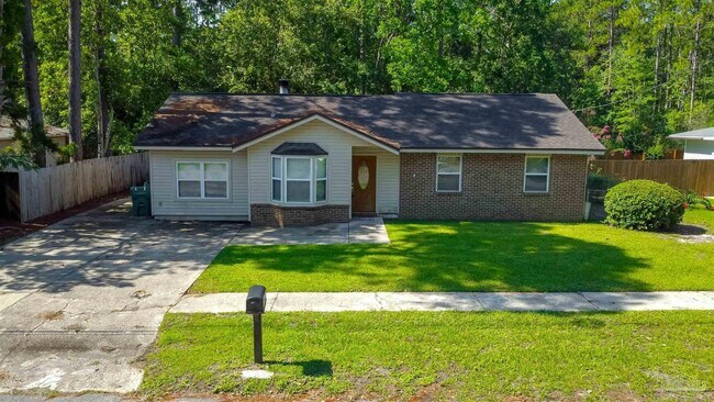 Foto del edificio - 848 Meadow Ln