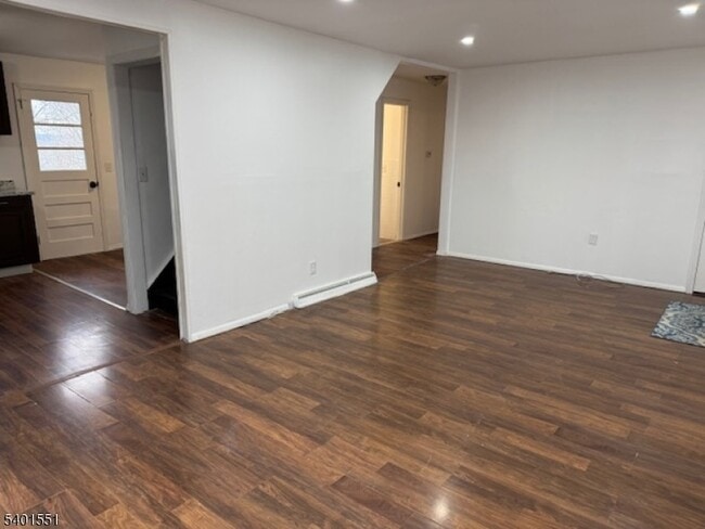 Building Photo - 59 Lakeview Dr