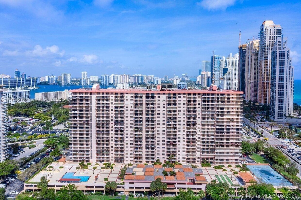 Foto principal - 210 174th St