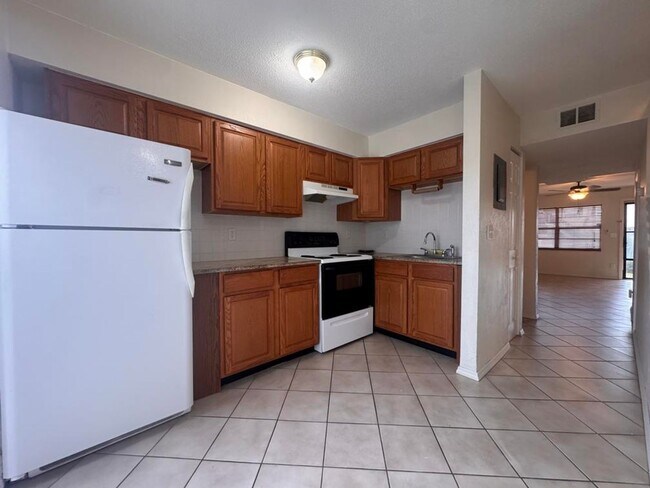 Foto del edificio - 1351 S Ridgewood Ave