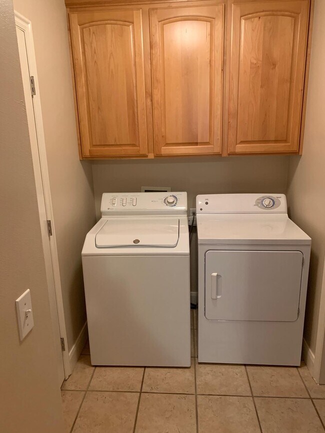 Foto del edificio - Bedrock #40!