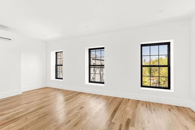 Foto del edificio - 113 Albany Ave