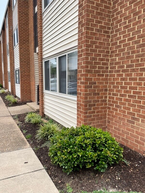 Primary Photo - 113 Hampton Club Dr