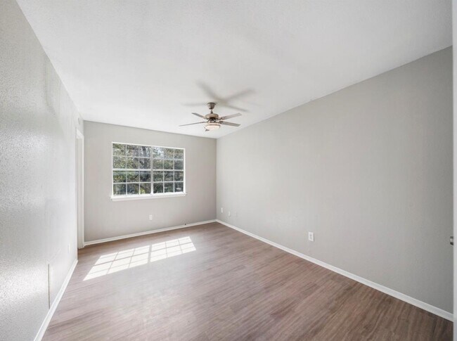 Foto del edificio - 9204 Campbell Rd