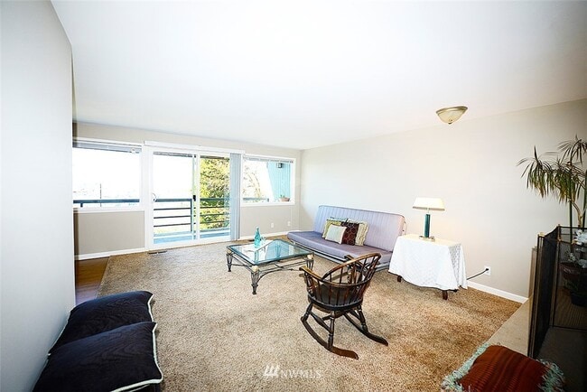 Foto del edificio - 5012 Baker Ave NW