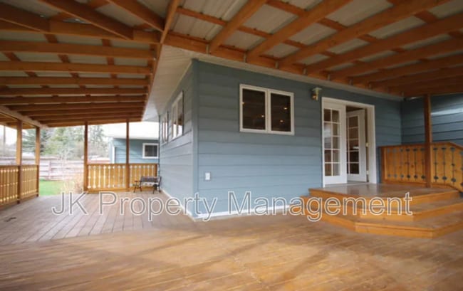 Building Photo - 115 Riverview A