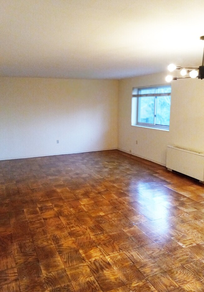 Building Photo - 8221 Garland Ave