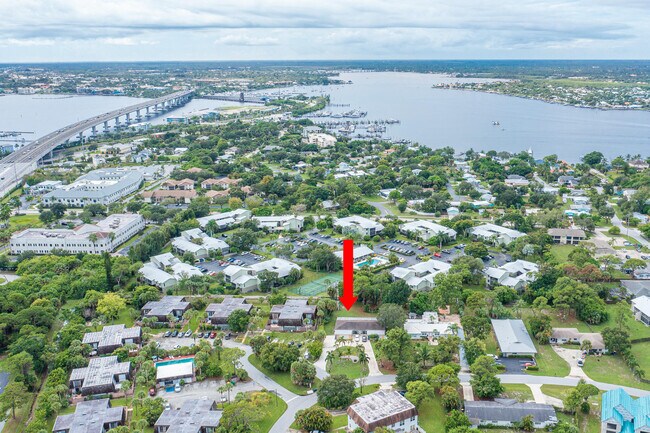 Foto del edificio - 820 NW 10th Terrace