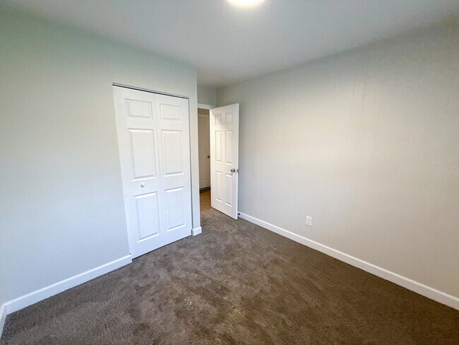 Foto del edificio - Spacious & Stylish Living in Columbus – 3B...