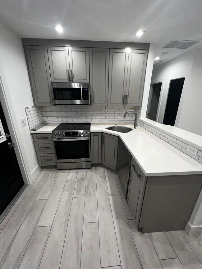 Foto del edificio - 253 Conniston Rd