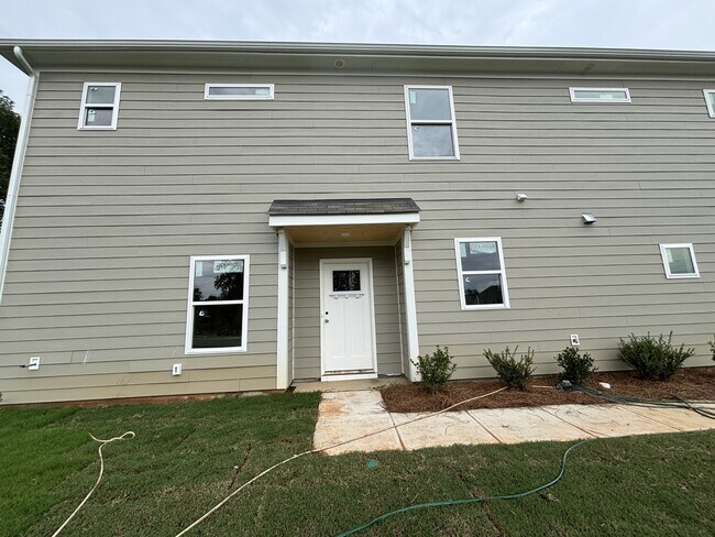 Foto del edificio - 3330 Lilac Grove Dr