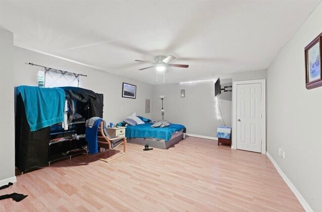 Building Photo - 8538 Sunderland Rd