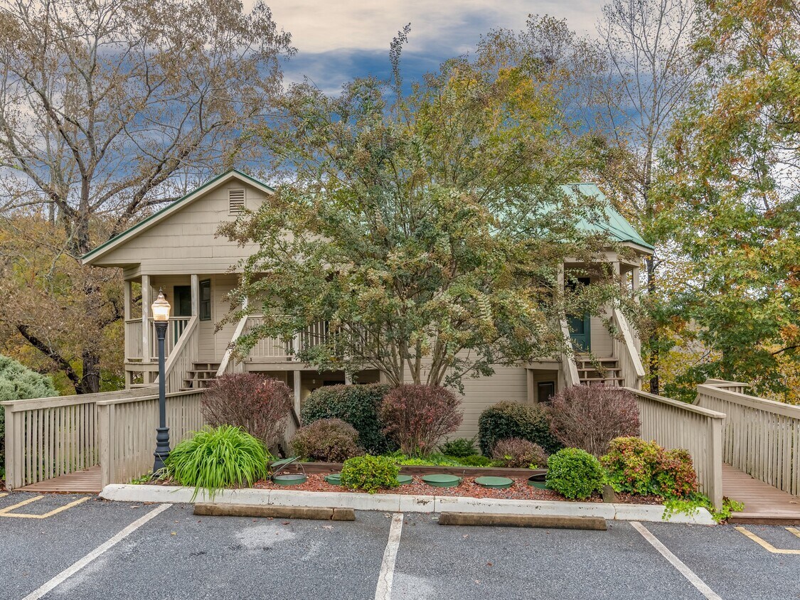Foto principal - 160 Whitney Blvd