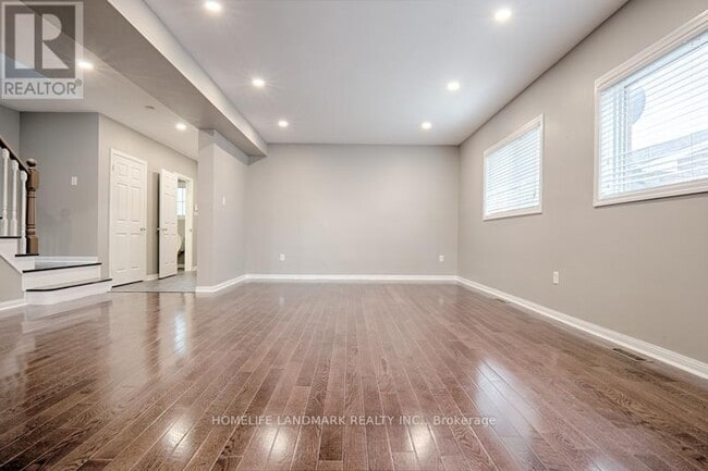 Building Photo - 813 Stonehaven Ave
