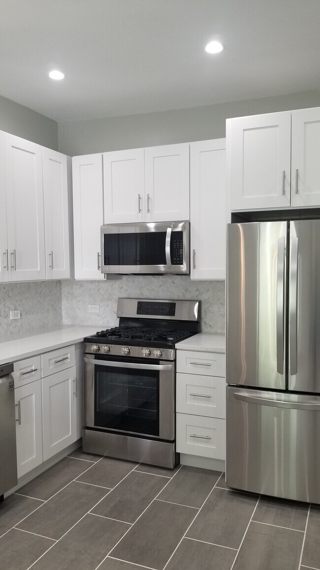 Foto del edificio - 3624 N Racine Ave