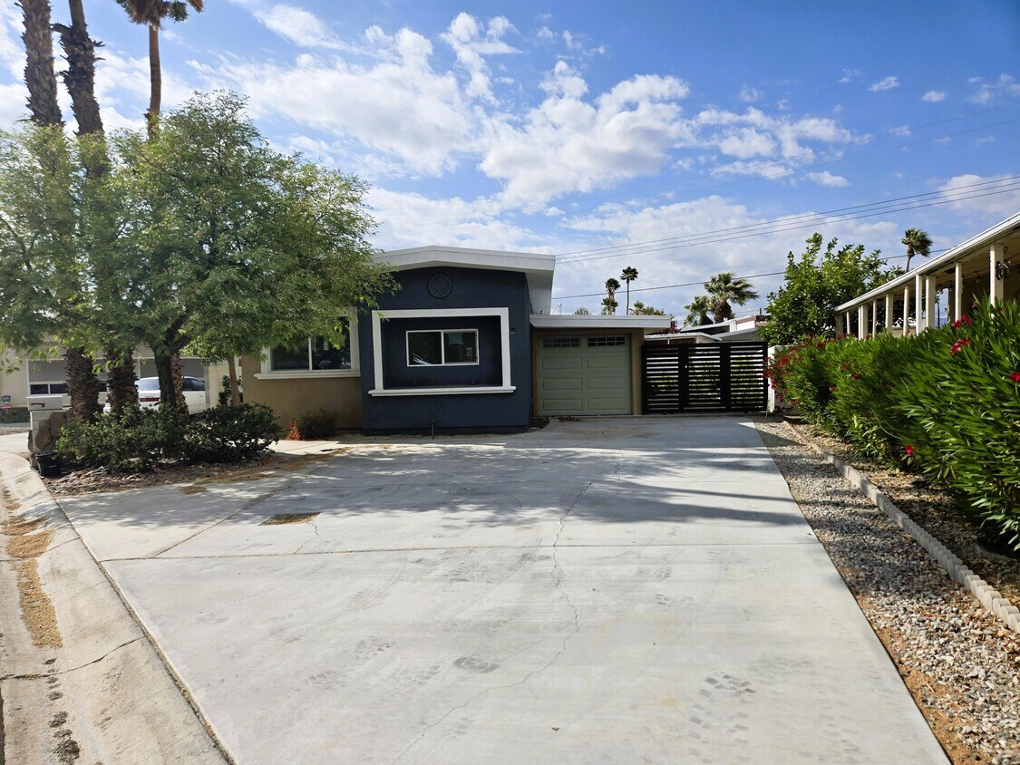 Primary Photo - 73400 Algonquin Pl