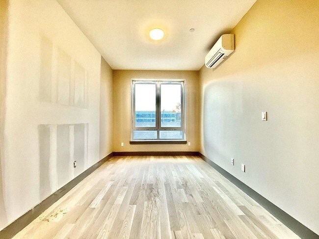 Building Photo - 209 Troy Ave