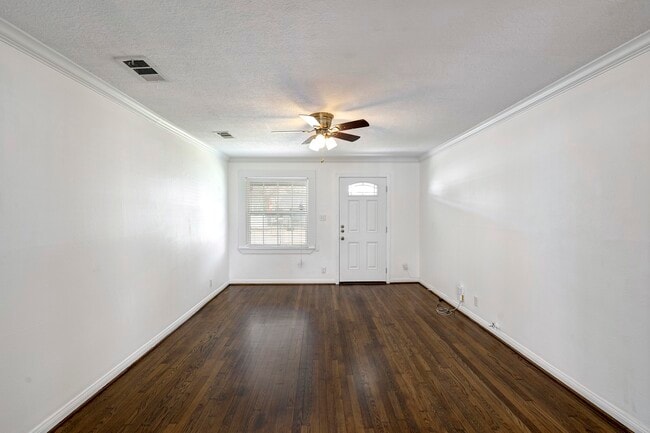 Building Photo - 1823 Angeline St