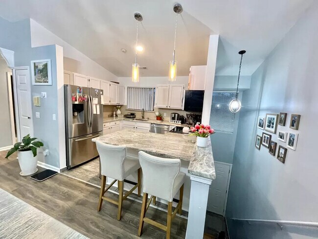 Building Photo - 42785 Lilley Pointe Dr