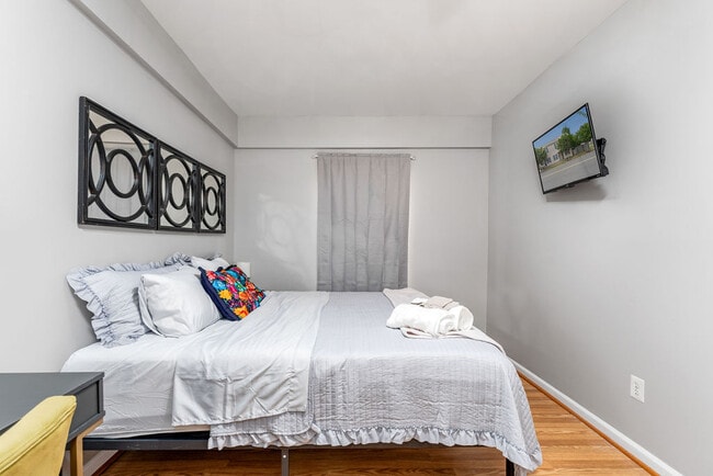 Building Photo - 915 Lafayette Blvd