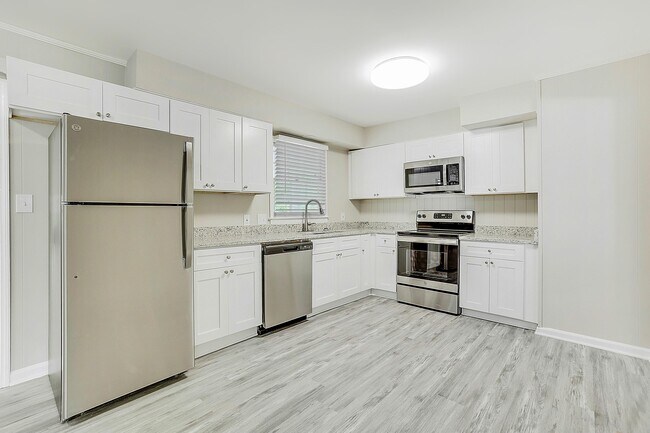 Building Photo - 394 Rays Rd