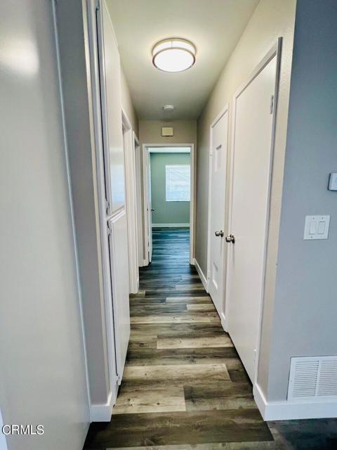 Building Photo - 2556 Sextant Ave