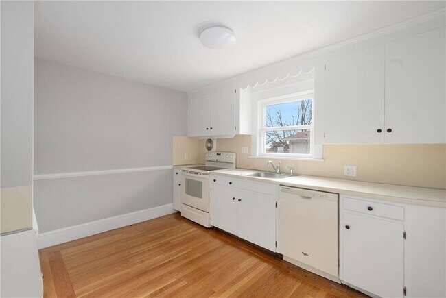 Foto del edificio - 97 Bliss Mine Rd