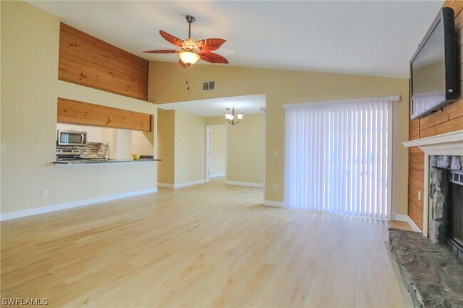 Foto del edificio - 6250 Timberwood Cir