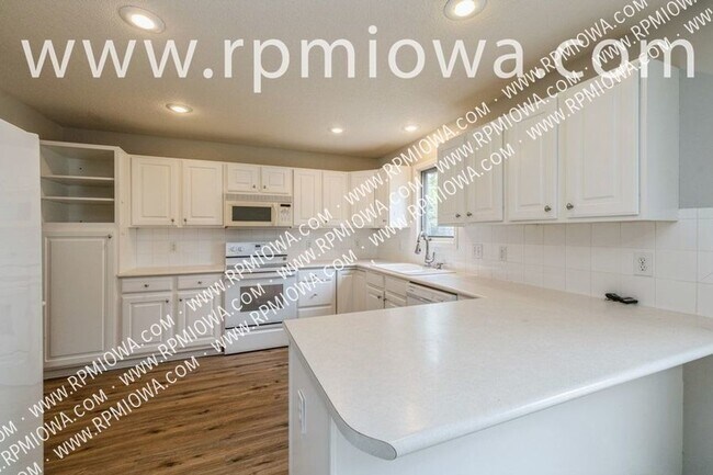 Foto del edificio - 15803 Hawthorn Dr