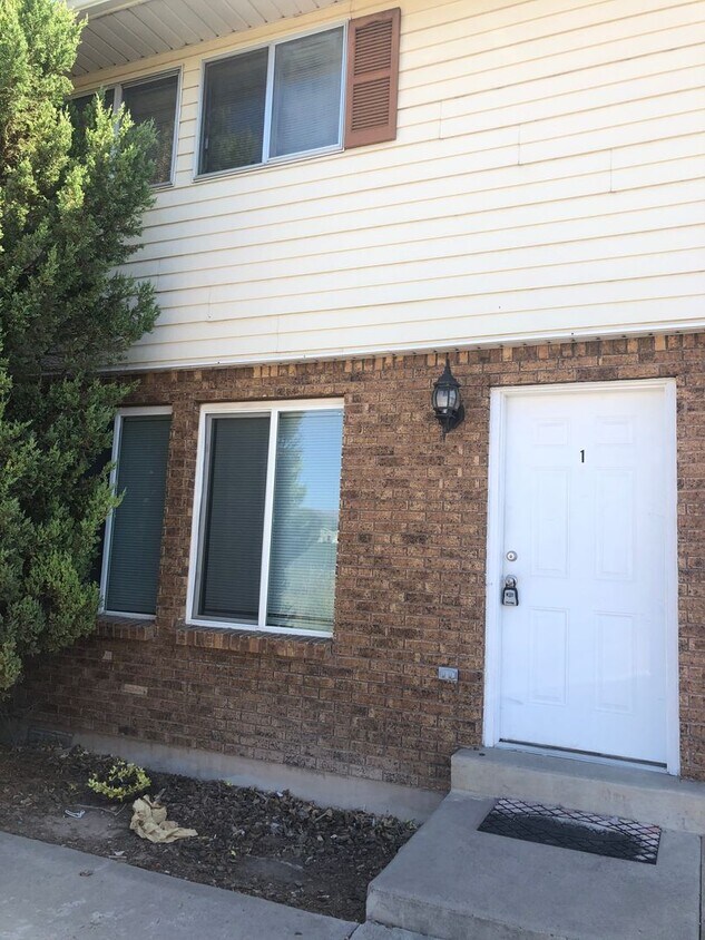 Primary Photo - 449 E 1220 S - 1
