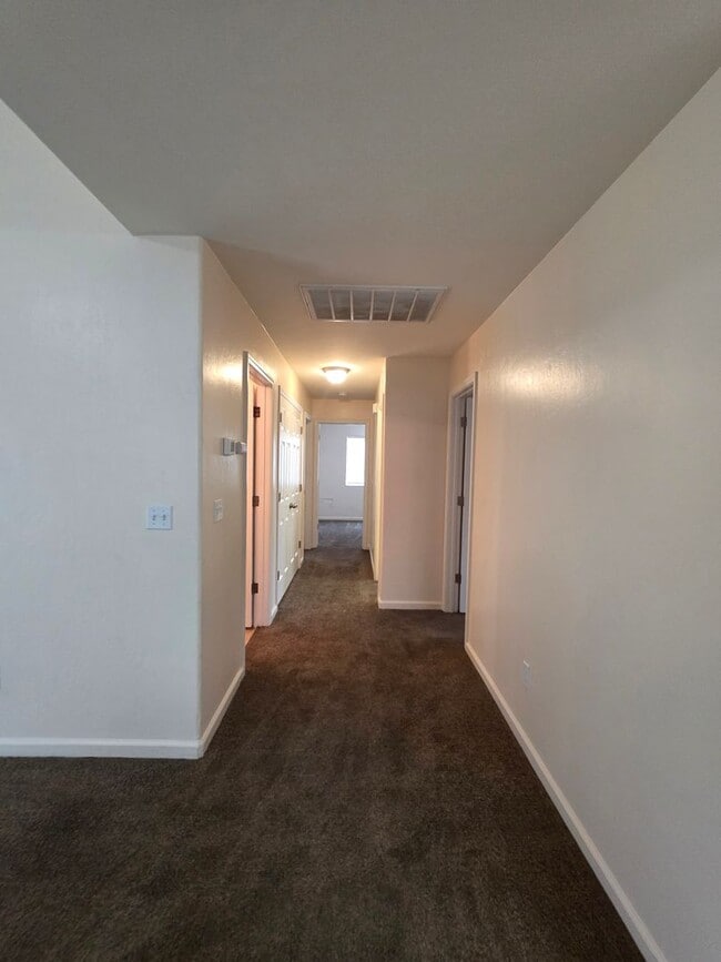 Building Photo - 11805 Holabird Ave