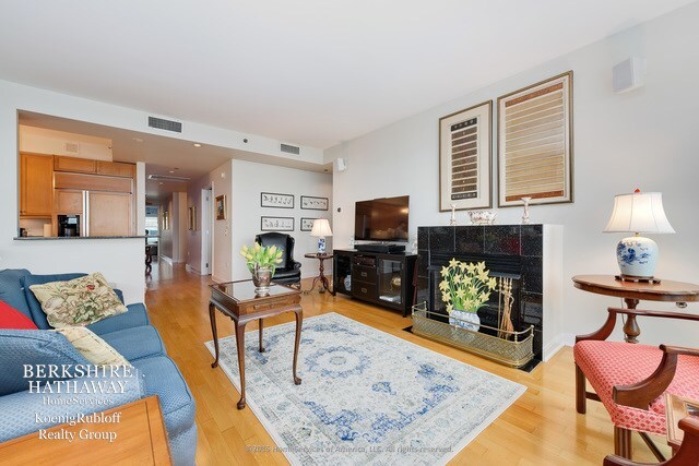 Building Photo - 130 N Garland Ct
