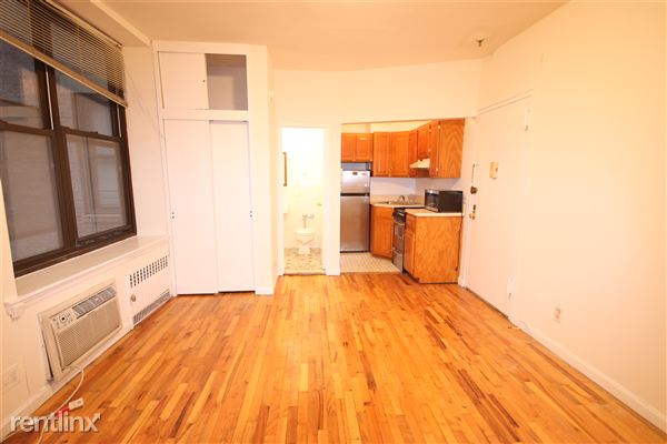 Primary Photo - 111 W 72nd St