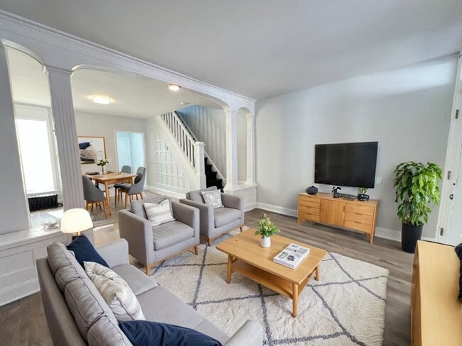 Beautifully Remodeled 3BR/1Bath House! Section 8 ONLY! - Beautifully Remodeled 3BR/1Bath House! Section 8 ONLY!