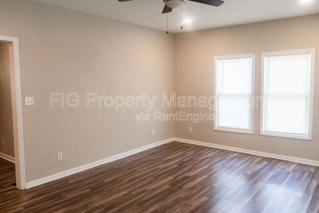 Foto del edificio - 614 W 2nd Ave