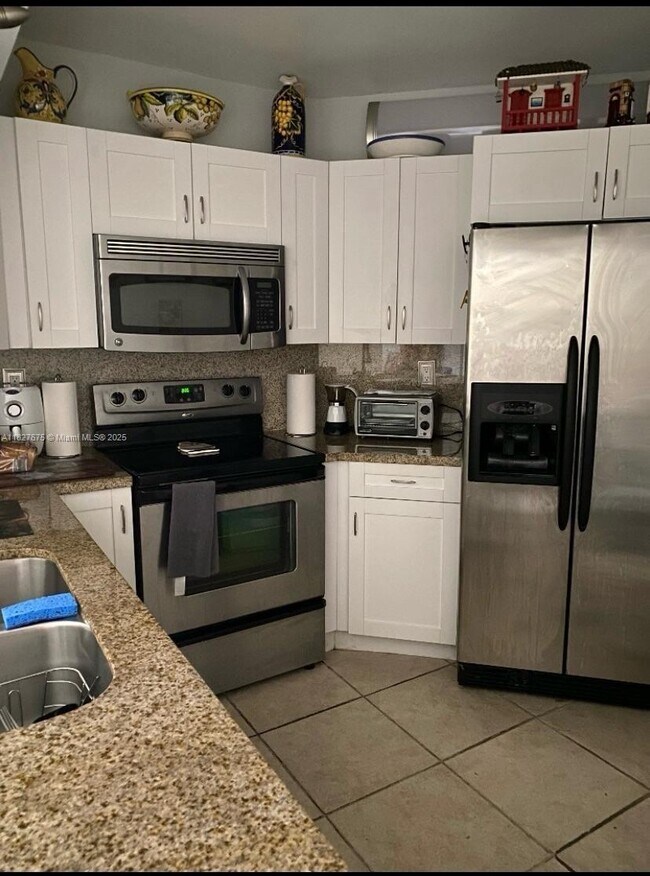 Foto del edificio - 9725 Fontainebleau Blvd