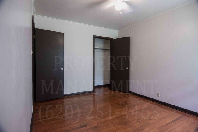 Building Photo - Charming 2-Bedroom Duplex