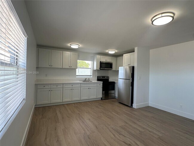 Foto del edificio - 5841 SW 36th Ct
