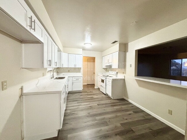 Photo - 3290 Cheyenne Dr House