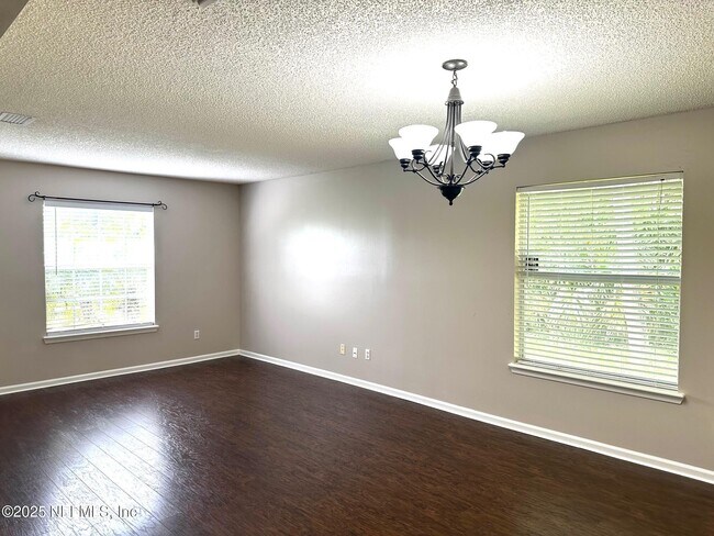 Foto del edificio - 229 Nadia Michelle Ct N