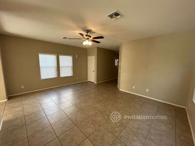 Foto del edificio - 6421 W Barbara Ave