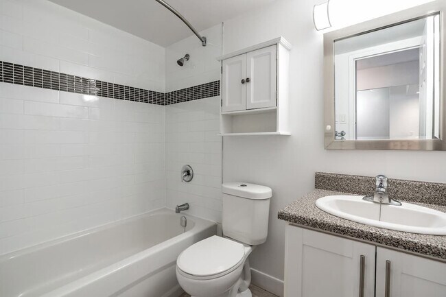 Photo du bâtiment - Huntley Apartments