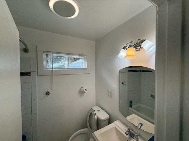 Foto del edificio - 41 Mary Hadge Dr