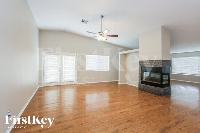 Foto del edificio - 5227 Southern Cypress Ct