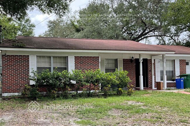 Foto del edificio - 3012 E Waters Ave