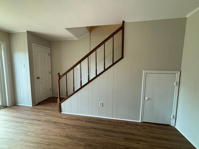 Foto del edificio - MOVE IN READY! SPACIOUS TOWNHOME IN BOSSIER CITY