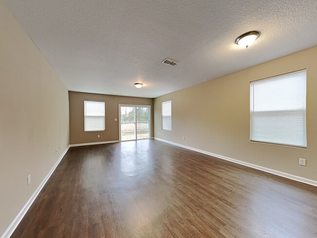 Foto del edificio - 5241 Walkers Ridge Dr