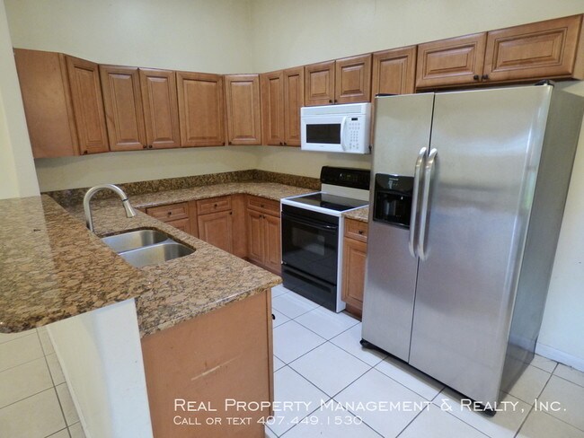 Foto del edificio - Nice 3 BR / 2 BA Home In Royal Manor Villas