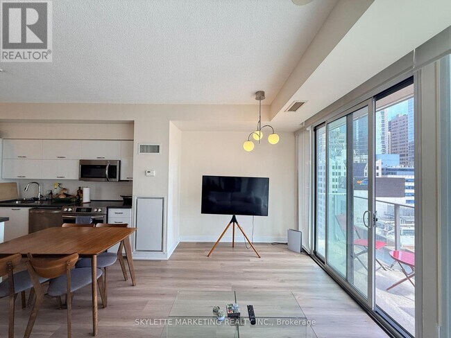 Photo du bâtiment - 126 Simcoe St